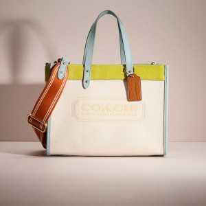 Coach Restored Field Tote 30 In Colorblock With Badge. Brass/Chalk Keylime Aqua | COH865082